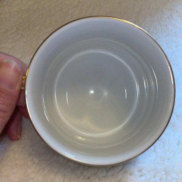 EUC Thomas Kincade. Sunset at Riverbend Farm. Cup and saucer. - Picture 4 of 7